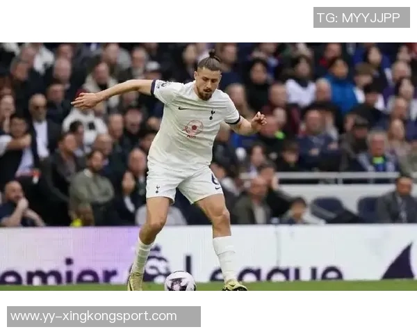 国米与那不勒斯关注20岁右后卫帕莱斯特拉引发转会热潮 国米与那不勒斯关注20岁右后卫帕莱斯特拉引发转会热潮