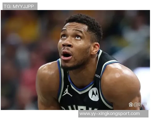 字母哥半场火力全开18分罚球命中率高暴扣两次震撼全场